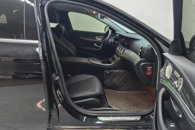 Mercedes-Benz E-Class 2023 E 300 L Luxury — фото 15