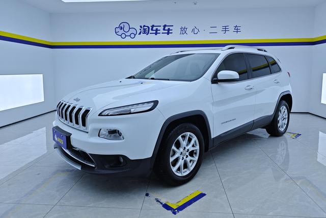 Jeep Free light 2019 — фото 1