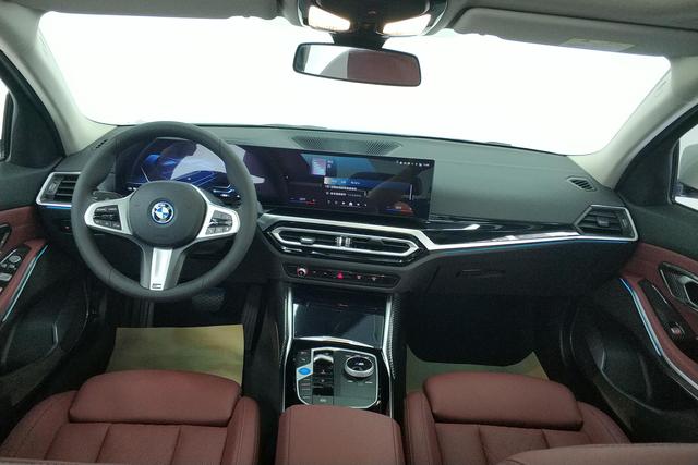 BMW i3 2023 — фото 11