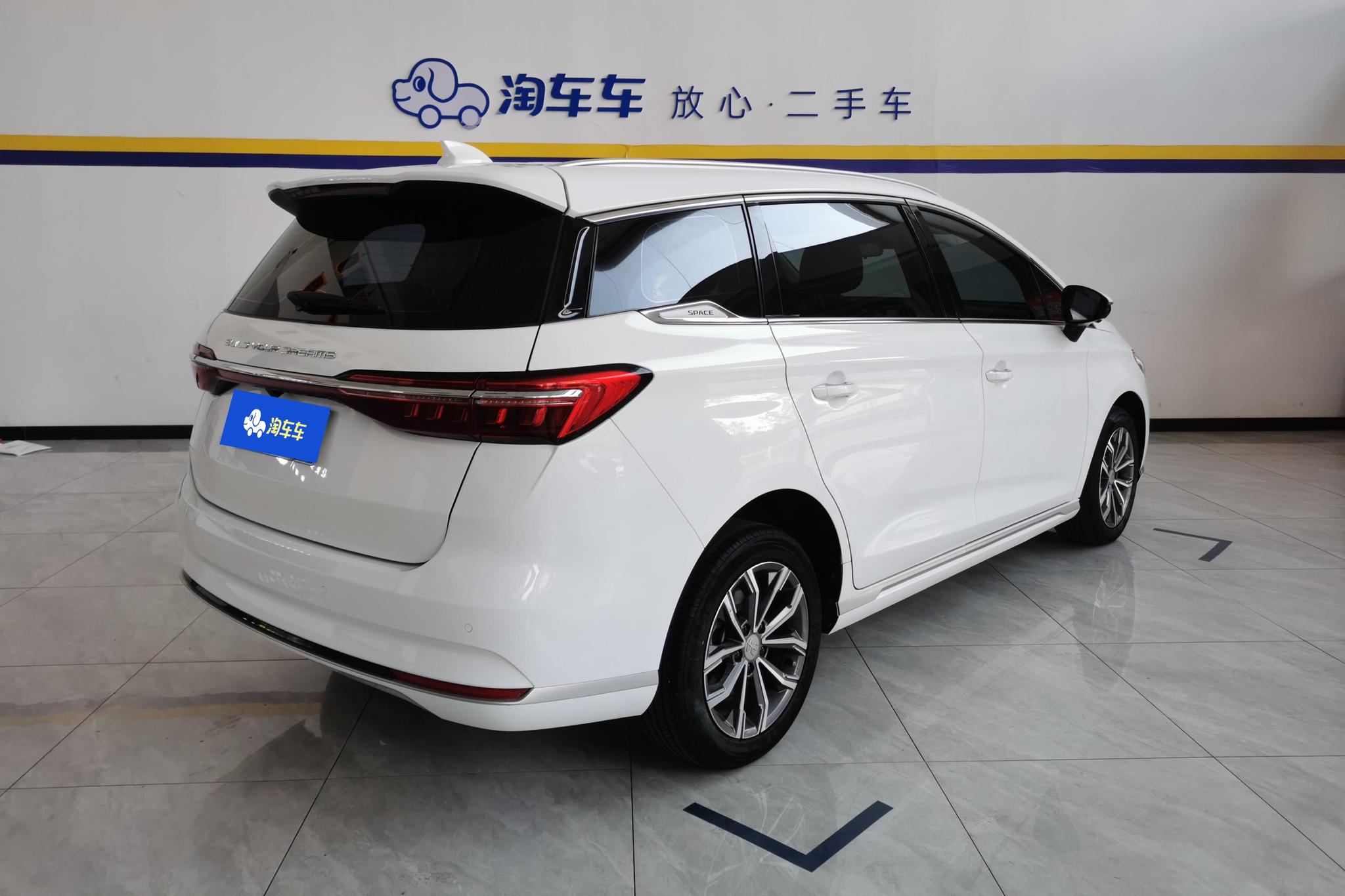 BYD Song MAX MAX 2021 1.5T AT Luxury 6 мест