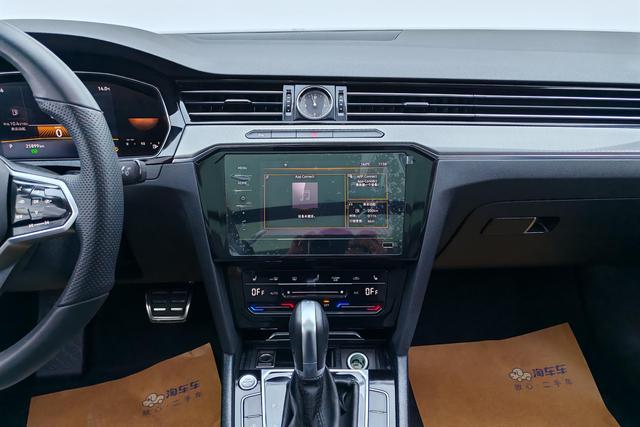 Volkswagen Magotan 2024 Черный из Китая, фото 3