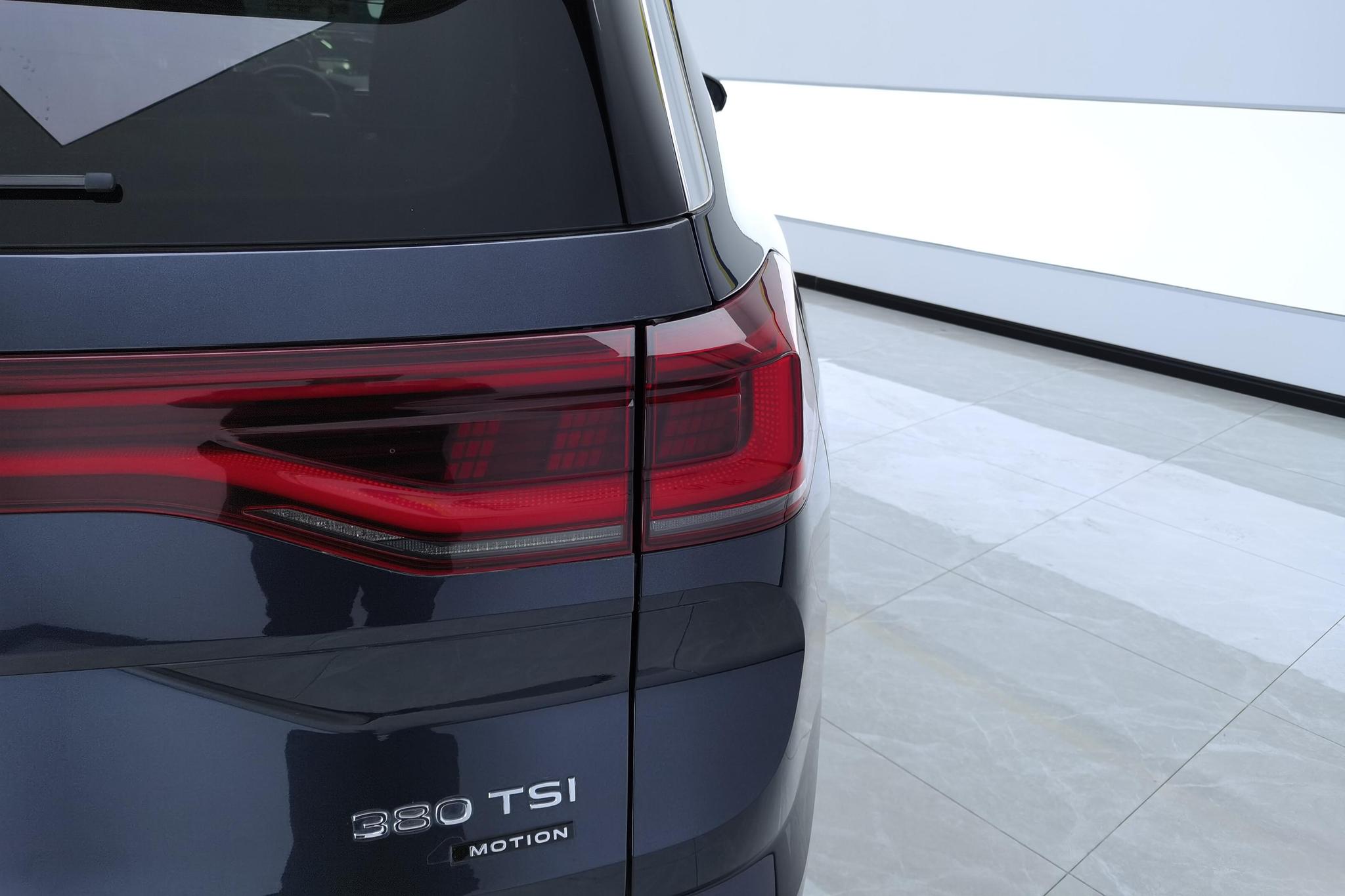 Volkswagen Viloran 2021 380TSI Flagship