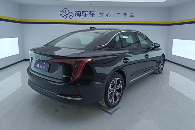 Red flag E-QM5 2024 Черный из Китая