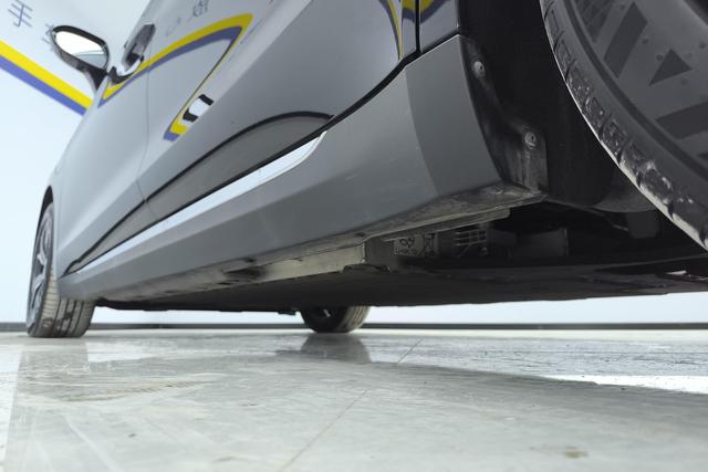 Red flag E-QM5 id 3810421 из Китая 9