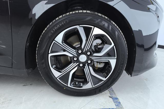 Red flag E-QM5 id 3810421 из Китая 11