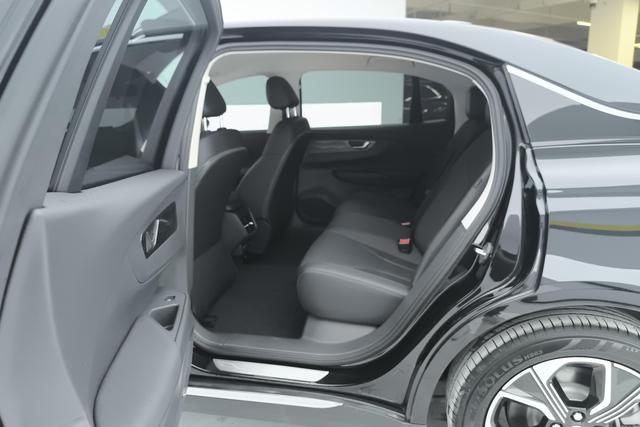 Red flag E-QM5 id 3810421 из Китая 13