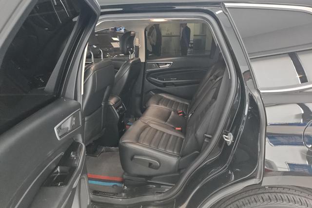 Ford Edge 2018 Eco Boost 245 2 WD 7 V — фото 16