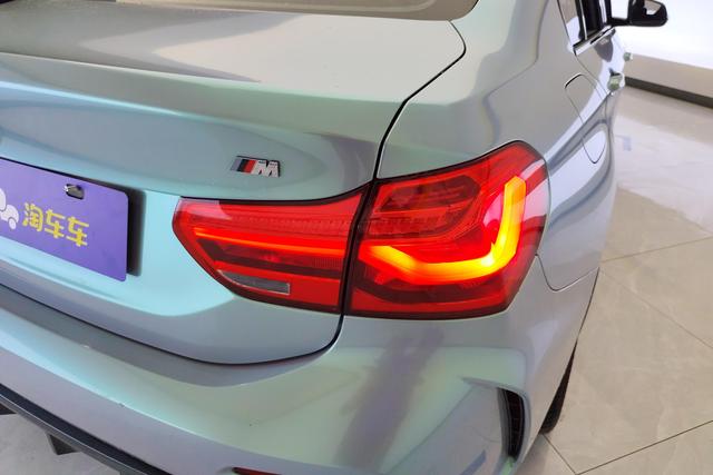 BMW 1 Series 2021 — фото 11
