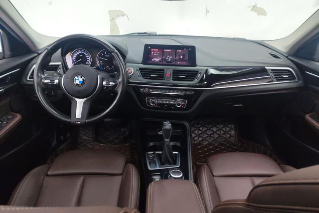 BMW 1 Series 2019 — фото 13