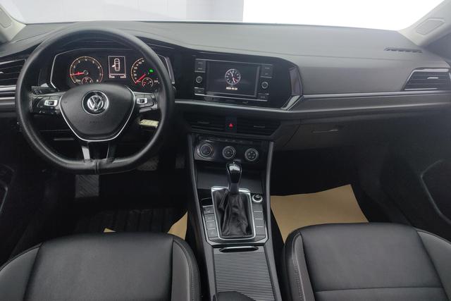 Volkswagen Jetta 2019 — фото 12