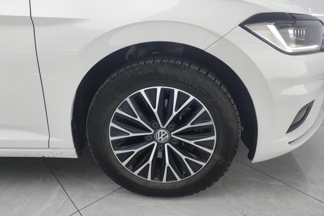Volkswagen Jetta 2019 — фото 10