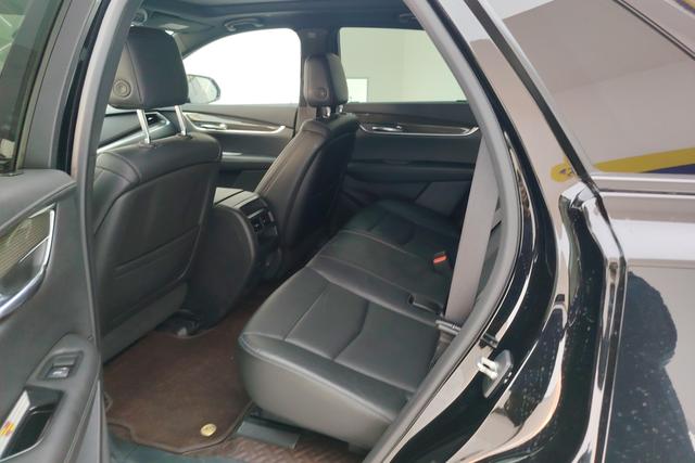 Cadillac XT5 2023 — фото 16