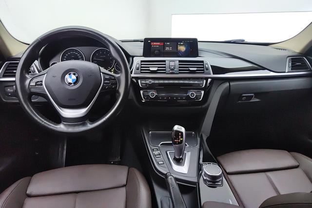 BMW 3 Series 2019 — фото 13