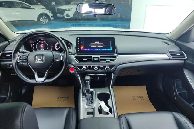 Honda Accord 2022 — фото 11