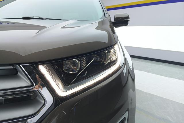 Ford Edge 2018 Eco Boost 245 2 WD 7 VI — фото 5