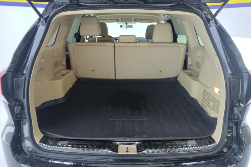 Toyota Highlander — фото 14