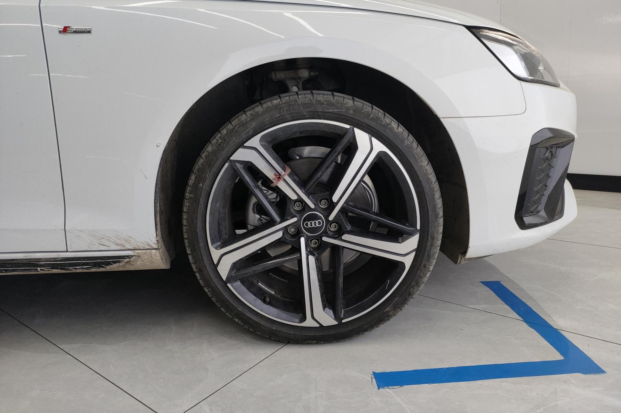 Audi A4L 2024 40 TFSI Luxury