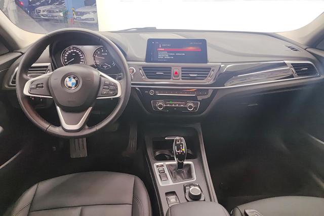 BMW 1 Series 2020 — фото 12