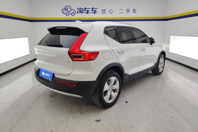 Volvo XC40 2021 T 3 — фото 3