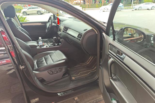 Volkswagen Touareg 2019 Черный из Китая, фото 5