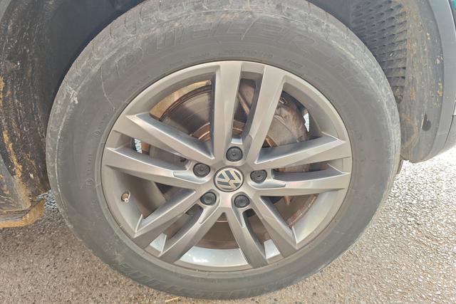 Volkswagen Touareg id 3782236 из Китая 9