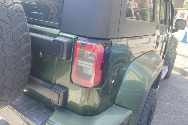 BAIC BJ40 2018 PLUS 2.0 T AT 4 WD — фото 10