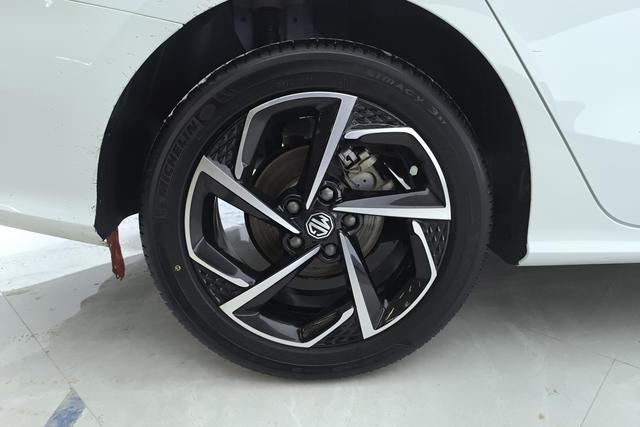 MG MG5 id 3810376 из Китая 17