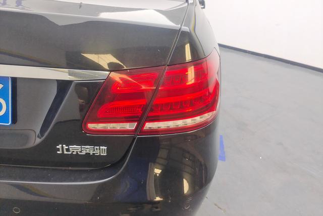 Mercedes Benz E-Class 2015 — фото 10