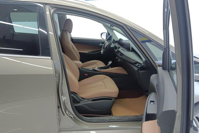 Buick GL6 id 3775221 из Китая 17