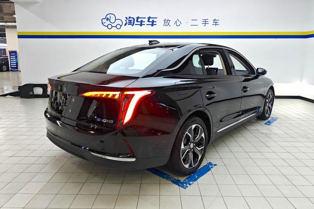 Red Flag Hongqi E-QM5 2023 — фото 3