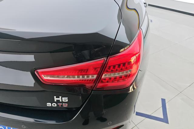 Red Flag Hongqi H5 classic 2019 — фото 11