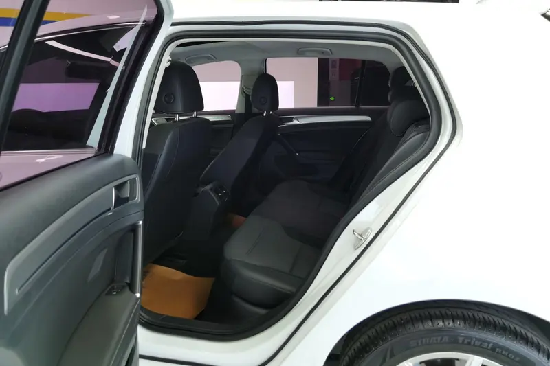 Volkswagen Golf 230 TSI AT Comfort — фото 12