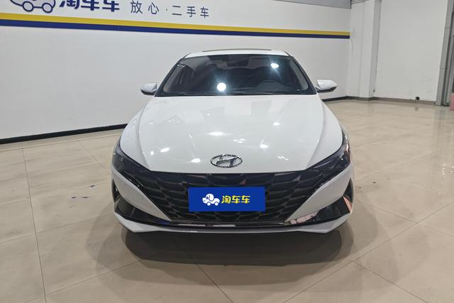 Hyundai Elantra 2022 1.5 L CVT GLX — фото 2