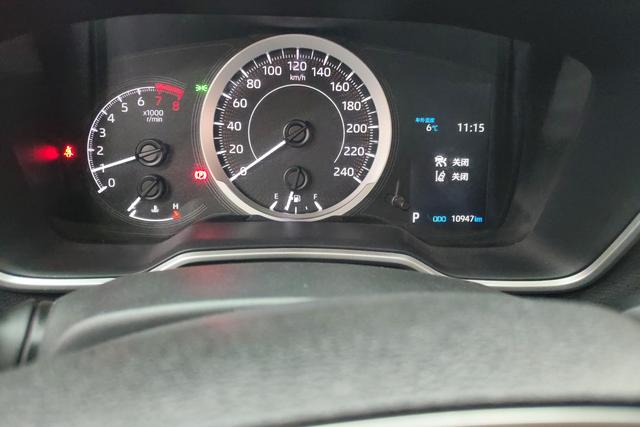 Toyota Frontlander 2022 2.0 L CVT PLUS — фото 14