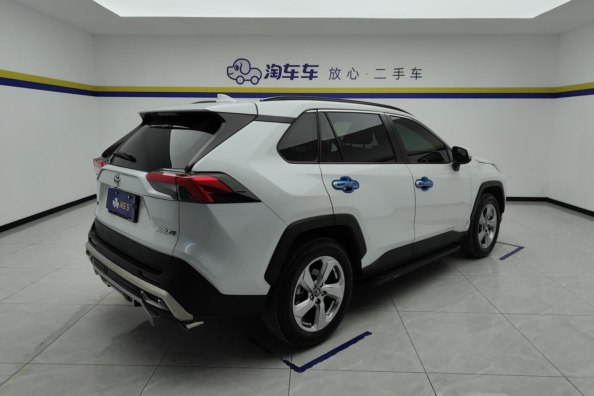 Toyota RAV4 2022 2.0L CVT PLUS