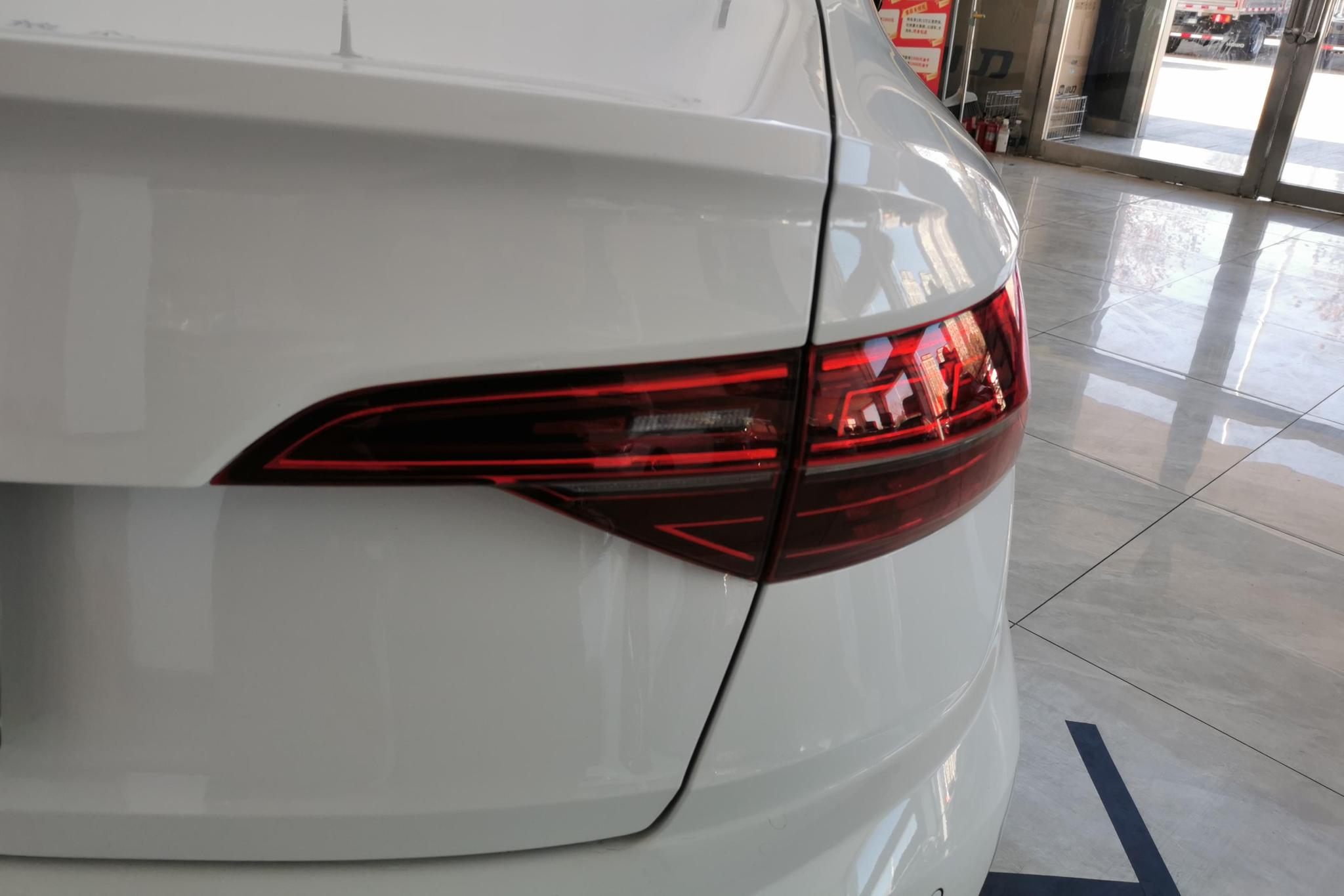 Volkswagen Sagitar 2022 280TSI DSG