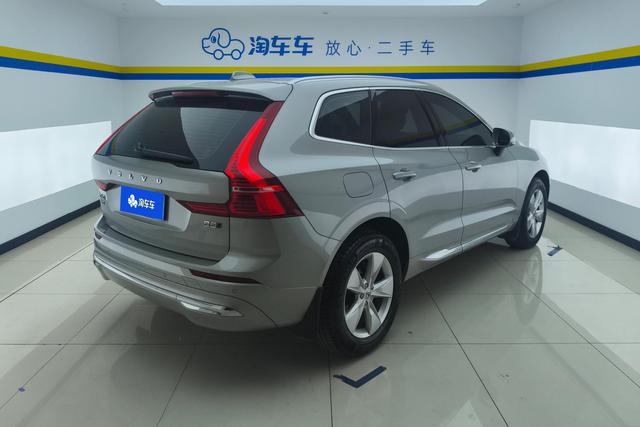Volvo XC60 2022 B 5 4 WD — фото 3
