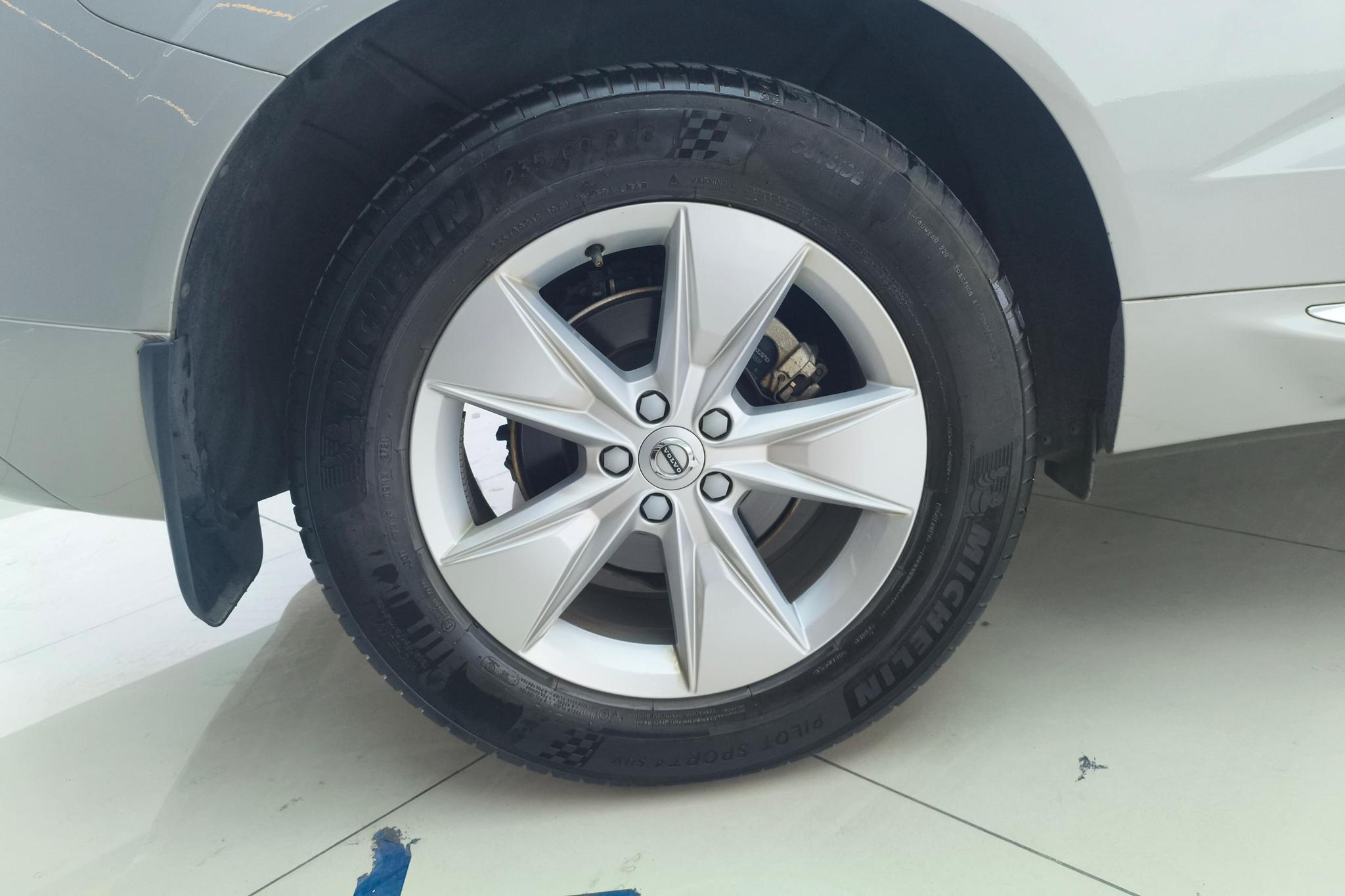 Volvo XC60 2022 B5 Luxury