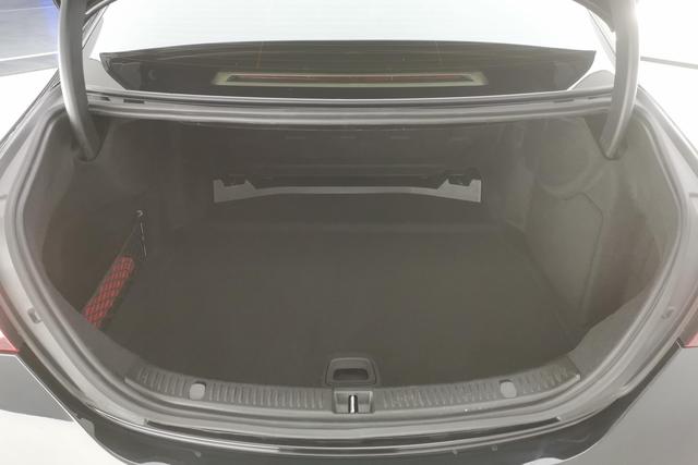 Mercedes-Benz E-Class 2022 E 300 L — фото 17