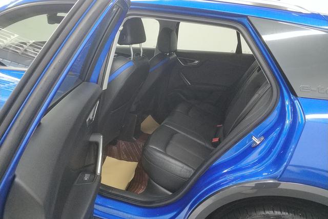 Audi Q2L e-tron 2021 Синий из Китая, фото 2