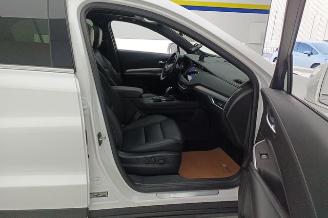 Cadillac XT4 id 3775299 из Китая 16