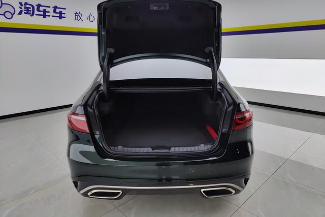 Jaguar XFL 2023 2.0 T P 250 2 WD — фото 17