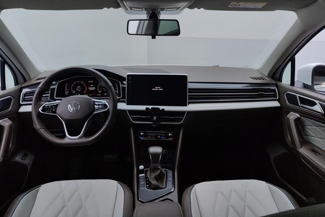 Volkswagen Tiguan L 2023 — фото 11