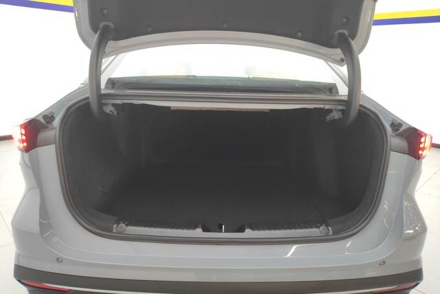 Geely Galaxy L6 2023 — фото 17