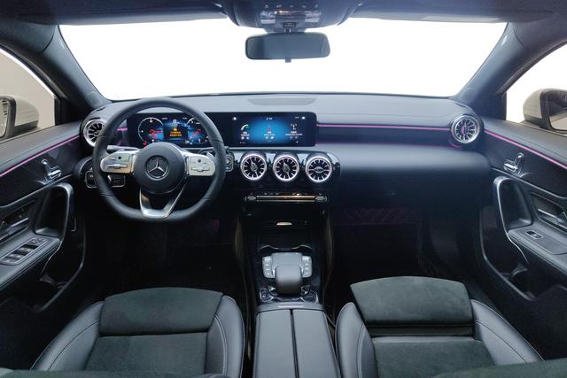 Mercedes Benz A-Class 2022 — фото 12