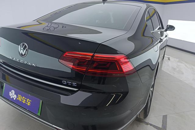 Volkswagen Magotan GTE Plug-in Hybrid 2022 — фото 8