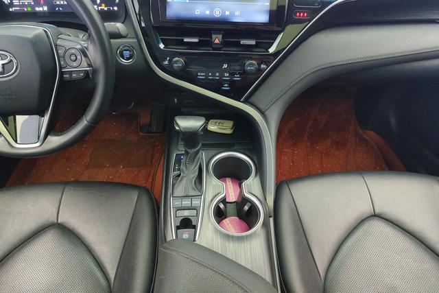 Toyota Camry 2021 — фото 14
