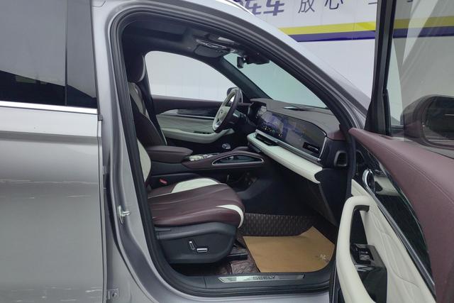 Geely Monjaro (Xingyue L) — фото 15