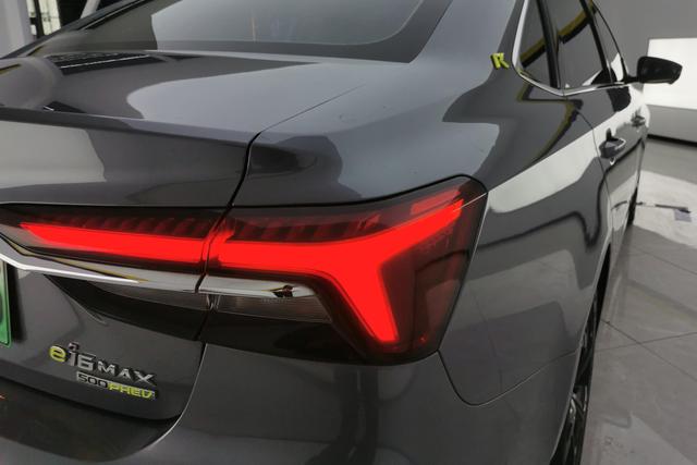 Roewe ei6 MAX Plug-in Hybrid 2020 — фото 6