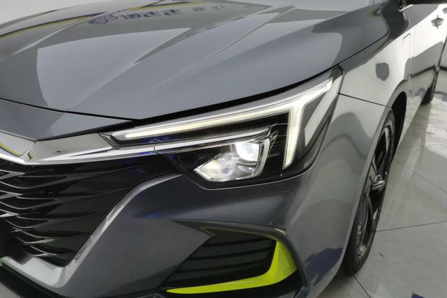 Roewe ei6 MAX Plug-in Hybrid 2020 — фото 5